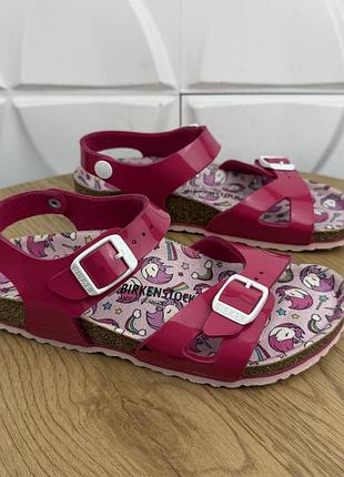 Оригінальні дитячі босоніжки birkenstock
