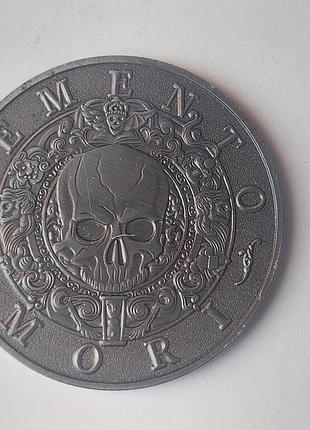 Монета momento mori