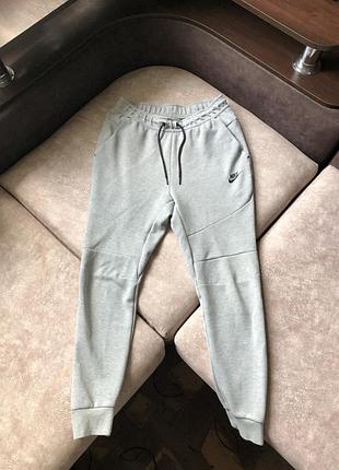 Спортивні штани nike tech fleece