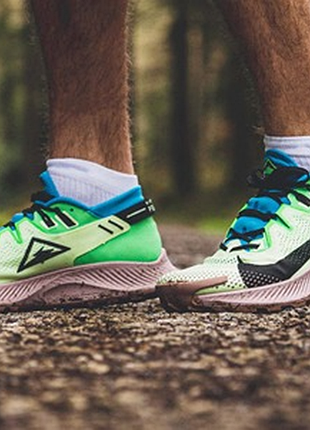 Мужские кроссовки nike pegasus trail 2 в ярком неоновом колорвее «barely volt / laser blue»