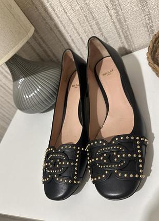 Жіночі туфлі bally