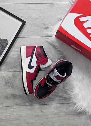 Кроссовки nike air jordan 1 retro белые/черные с красным