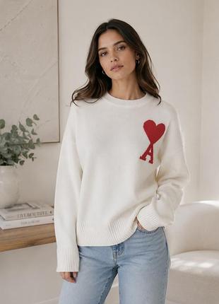 Белый свитер ami paris ami de coeur.