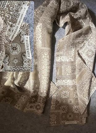 Австралійська fabricmaker,жіноча легка хустка,шарфик легкий,жіночий,дизайн john kaldor fabricmaker,бежевий орнамент,лого дизайнера ,115см/48,сатин