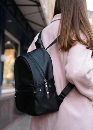 Жіночий рюкзак чорний3 фото