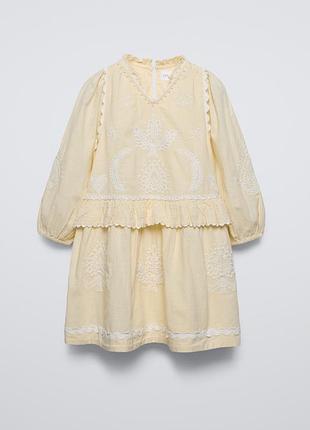 Красива сукня з вишивкою zara 140см