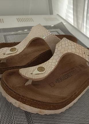 Биркенштоки кожаные шлепанцы шлепки вьетнамки birkenstock gizeh 38 белые