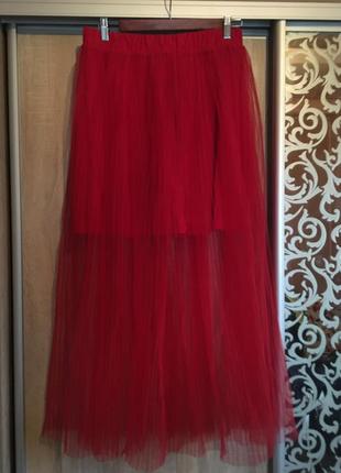 Красная фатиновая юбка в пол