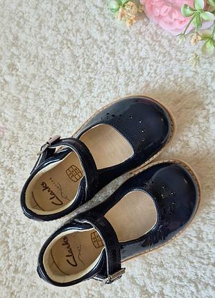 Туфельки для девочки clarks 21 размер