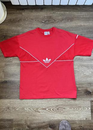 Футболка сучасна adidas