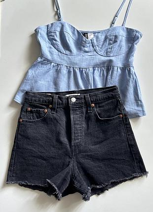 Джинсові шорти levi’s.