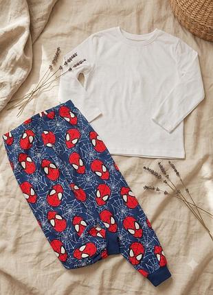 Пижама 4-5 р 110 см primark