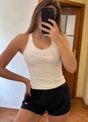 Спортивна жіноча біла майка nike