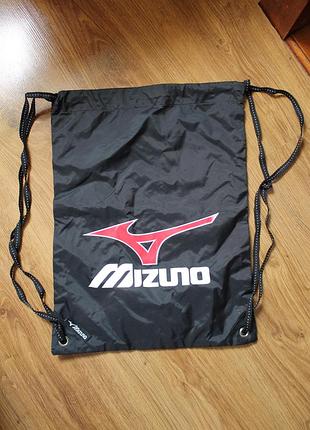 Черный рюкзак-мешок спортивный mizuno с красным логотипом