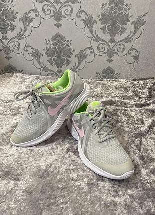 Кросівки nike