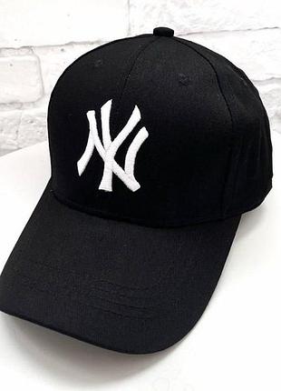 Стильная чёрная бейсболка new york yankees. черная
