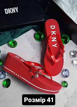 Dkny оригінал червоні сандалії в'єтнамки на платформі