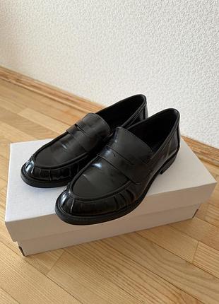 Лофери stradivarius