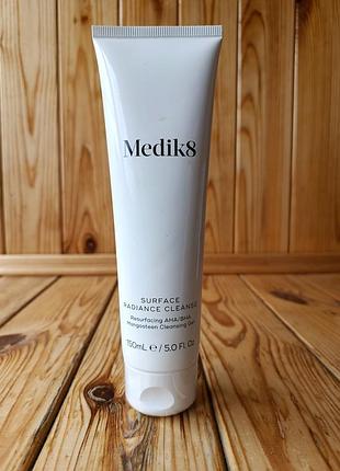 Гель для очищення обличчя medik8 surface radiance cleanser, 150 ml