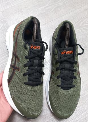 Женские кроссовки asics