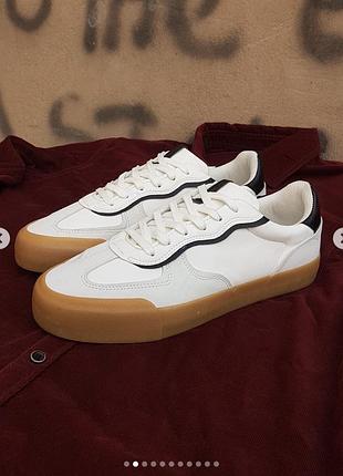 Кеди bershka