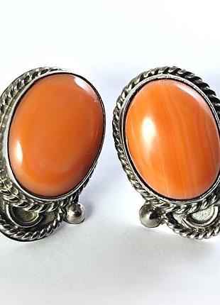 Сережки гвоздики с камнем. серебро 925 проба.