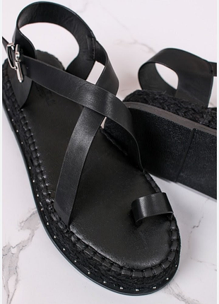 Симпатичні готичні босоніжки asos truffle collection wide feet