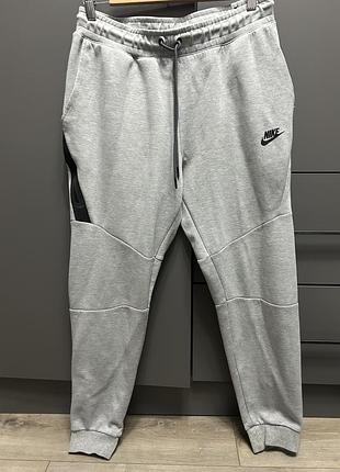 Спортивнв штани nike tech fleece