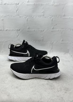 Чорні спортивні кросівки nike flyknit racer