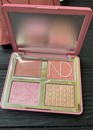 Розкішна палітра для обличчя natasha denona  love glow cheek palette