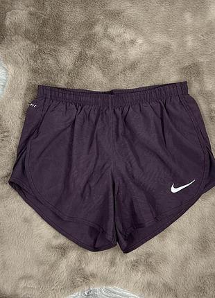 Жіночі оригінальні спортивні шорти nike