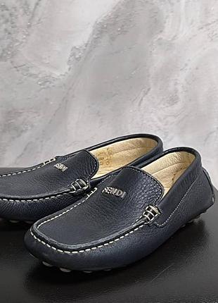 Детские оригинальные кожаные мокасины fendi