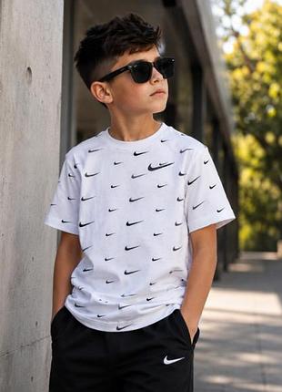 Суперова футболка nike b nsw tee swoosh aop