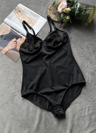Коригуючий фігуру болі утягуючий утяжка 90с triumph black modern posy