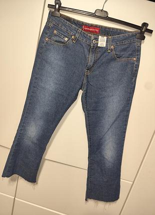 Женские синие джинсы levi's с заниженной талией и эффектом стрейч.