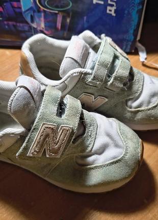 Кросівки унісекс  new balance,м'ятні