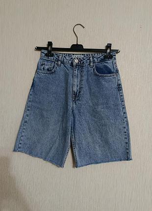 Продам джинсовые шорты