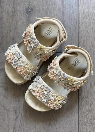 Босоніжки zara 24/25р. оригінал