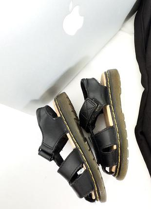 Босоніжки dr martens