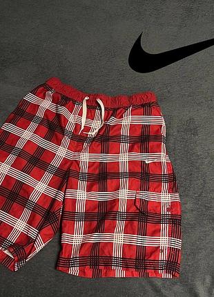 Нейлоновые шорты nike красного цвета l