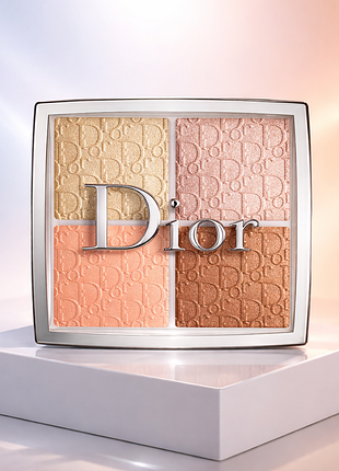 Dior
backstage glow face palettecolor: color: 002 glitz