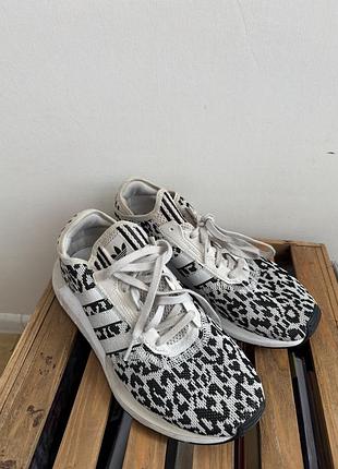 Кросівки adidas swift run x