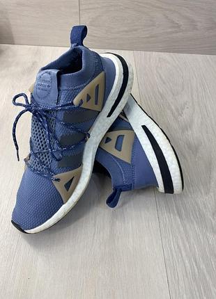 Спортивні кросівки adidas