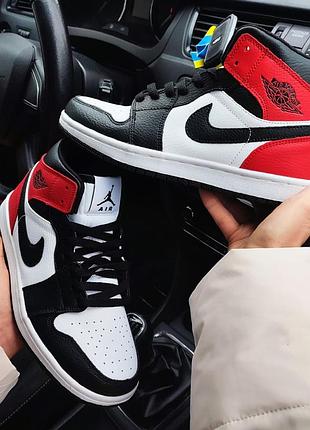 Кроссовки nike air jordan 1 retro белые с черным красным