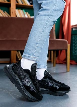 Nike sacai black