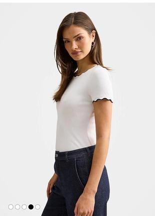 Белый женский топ с открытыми плечиками (фасон off-the-shoulder) от бренда select.