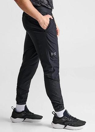Мужские спортивные штаны under armour vanish bottoms jog woven pants black slim fit