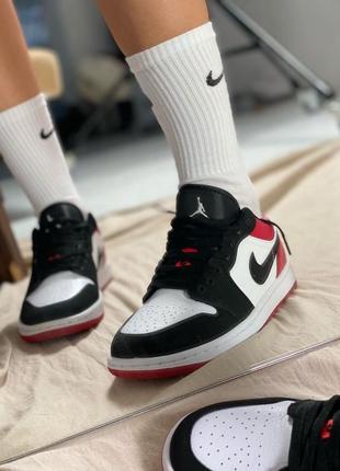 Кроссовки женские nike jordan red black4 фото