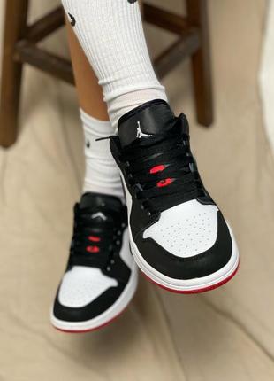 Кроссовки женские nike jordan red black10 фото