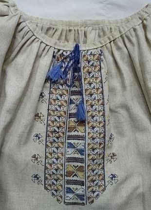Жіноча вишиванка льон вишивка.